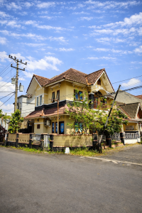 Rumah Megah 2 Lantai di Pogung Dekat Kampus UGM Jogja