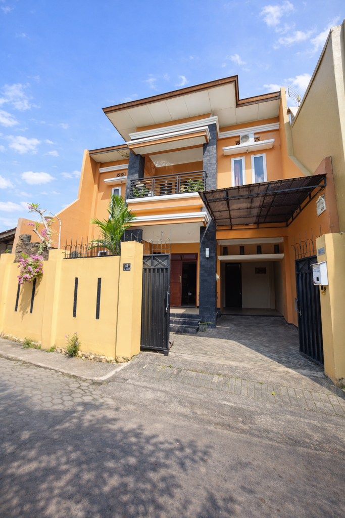 Ruang Usaha dan Rumah Strategis di Sleman dekat Pakuwon Mall