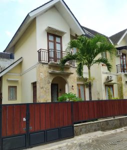 Rumah 2 Lantai Siap Huni Semi Furnished 3 Menit ke UMY