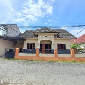 Rumah Siap Huni Full Furnished Dekat Ambarrukmo Plaza