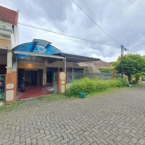 Rumah Tanah Luas Siap Huni 10 menit dari Tugu Jogja