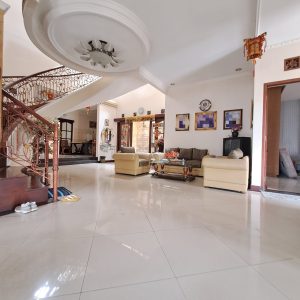 Rumah Mewah Full Furnished Siap Huni 12 Menit dari Tugu Jogja