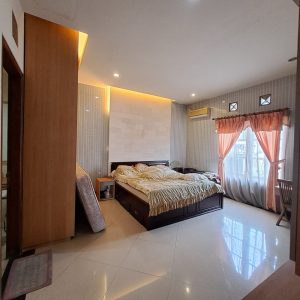 Rumah Mewah Full Furnished Siap Huni 12 Menit dari Tugu Jogja
