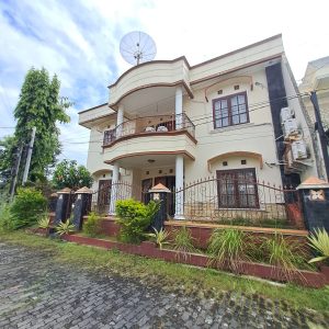 Rumah Mewah Full Furnished Siap Huni 12 Menit dari Tugu Jogja