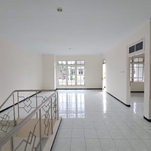 Rumah 2 Lantai Dalam Perumahan Sleman Dekat Mirota Godean