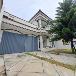 Rumah 2 Lantai Dalam Perumahan Sleman Dekat Mirota Godean