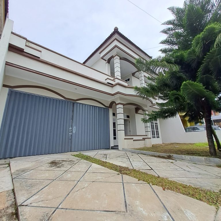 Rumah 2 Lantai Dalam Perumahan Sleman Dekat Mirota Godean