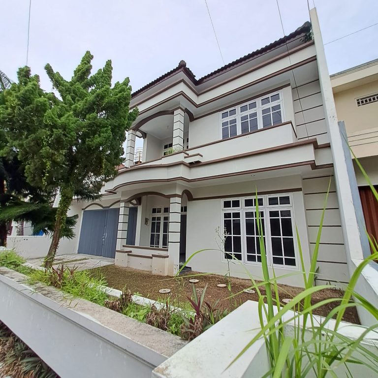 Rumah 2 Lantai Dalam Perumahan Sleman Dekat Mirota Godean