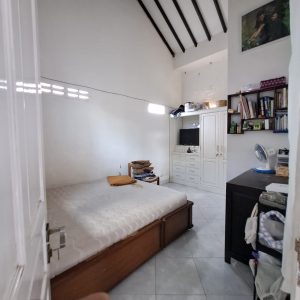 Rumah 2 Lantai Full Furnished di Dekat Ambarrukmo Plaza