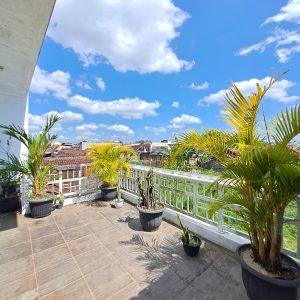 Rumah 2 Lantai Full Furnished di Dekat Ambarrukmo Plaza