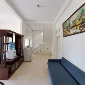 Rumah 2 Lantai Full Furnished di Dekat Ambarrukmo Plaza