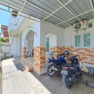 Rumah 2 Lantai Full Furnished di Dekat Ambarrukmo Plaza