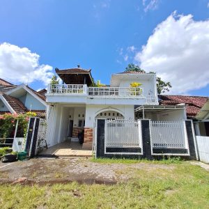 Rumah 2 Lantai Full Furnished di Dekat Ambarrukmo Plaza
