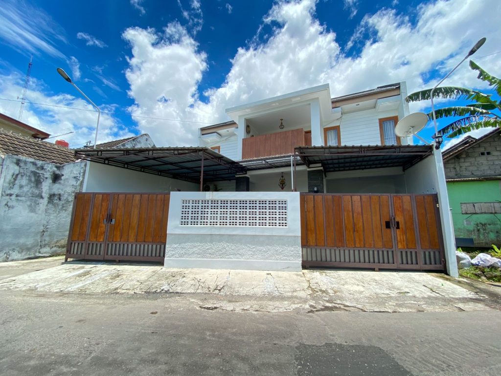Rumah Mewah 2 Lantai di Wedomartani Dekat Jogja Bay