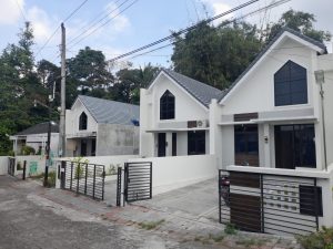 Rumah Scandinavian Dengan Mezzanine di Palagan Sleman