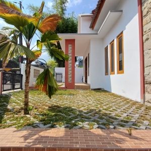 Rumah Tanah Luas Siap Huni di Maguwo Dekat RS Hermina