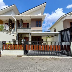 Rumah Siap Huni 2 Lantai di Maguwo Dekat Jogja Bay Waterpark