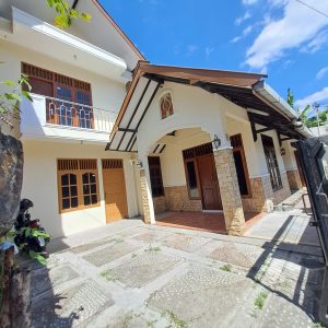 Rumah 2 Lantai Siap Huni dekat Kotagede Gembira Loka Zoo