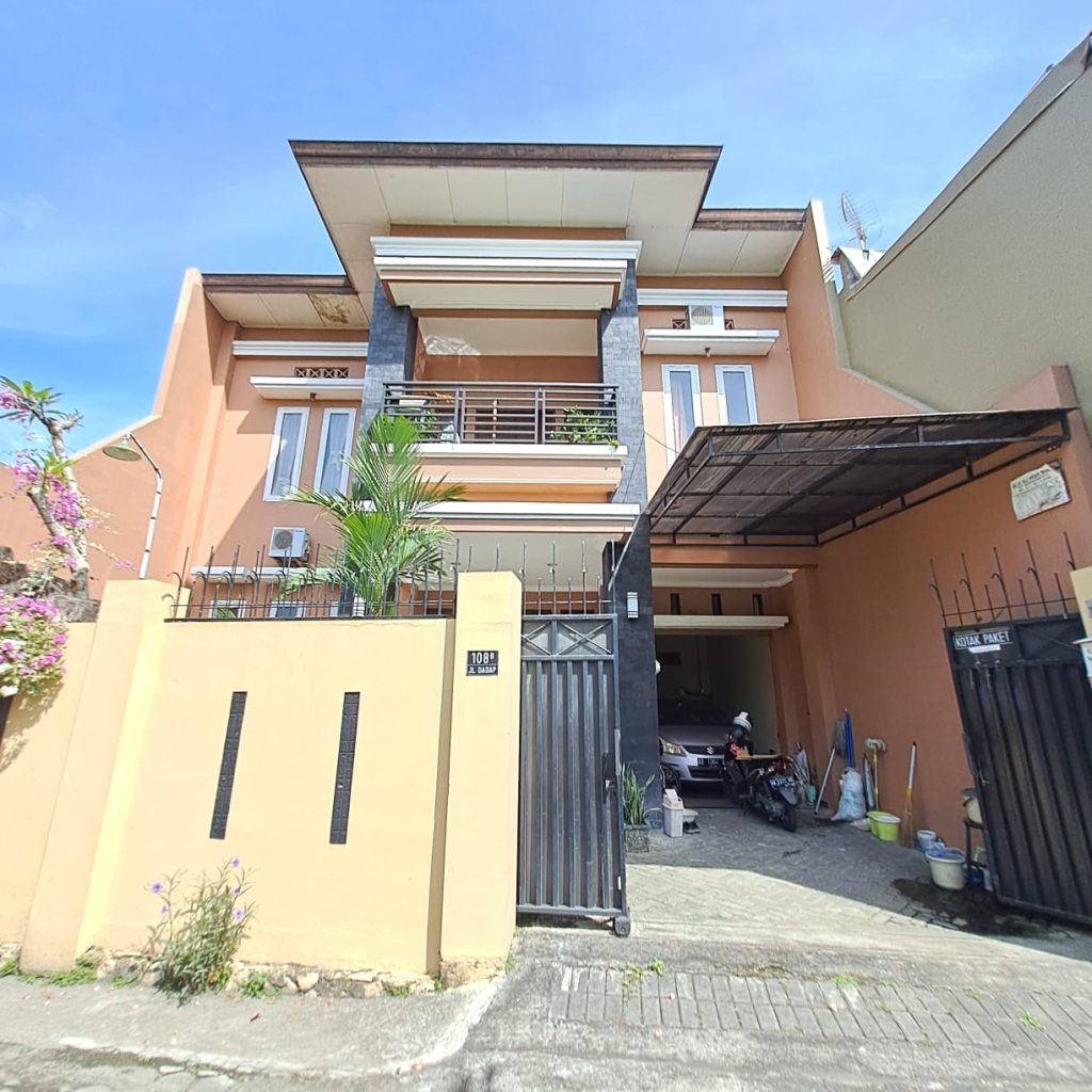 Ruang Usaha dan Rumah Strategis di Sleman dekat Pakuwon Mall