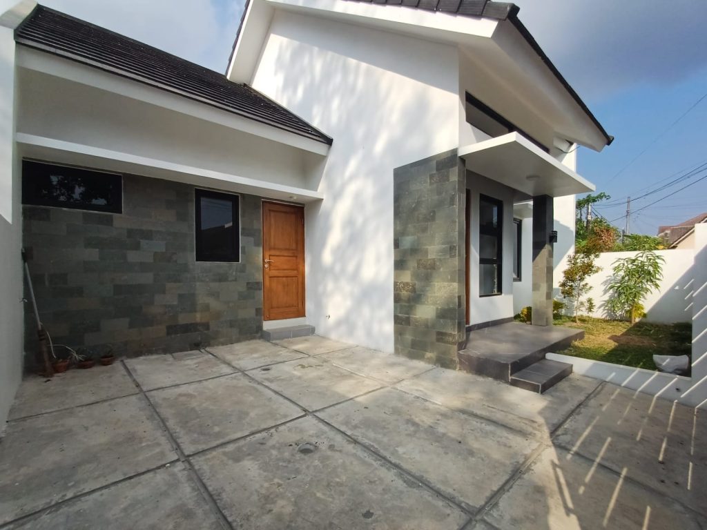 Rumah Baru Cantik Siap Huni 8 Menit dari Jogja City Mall