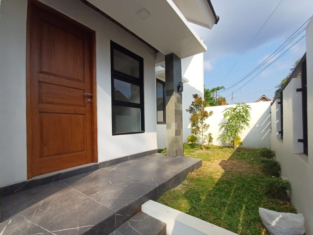 Rumah Baru Cantik Siap Huni 8 Menit dari Jogja City Mall
