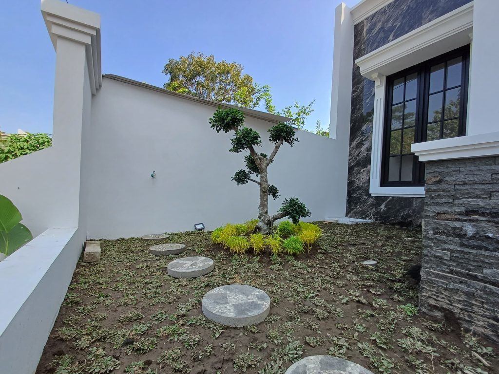 Rumah American Classic di Sleman dekat Al Azhar Cairo Jakal