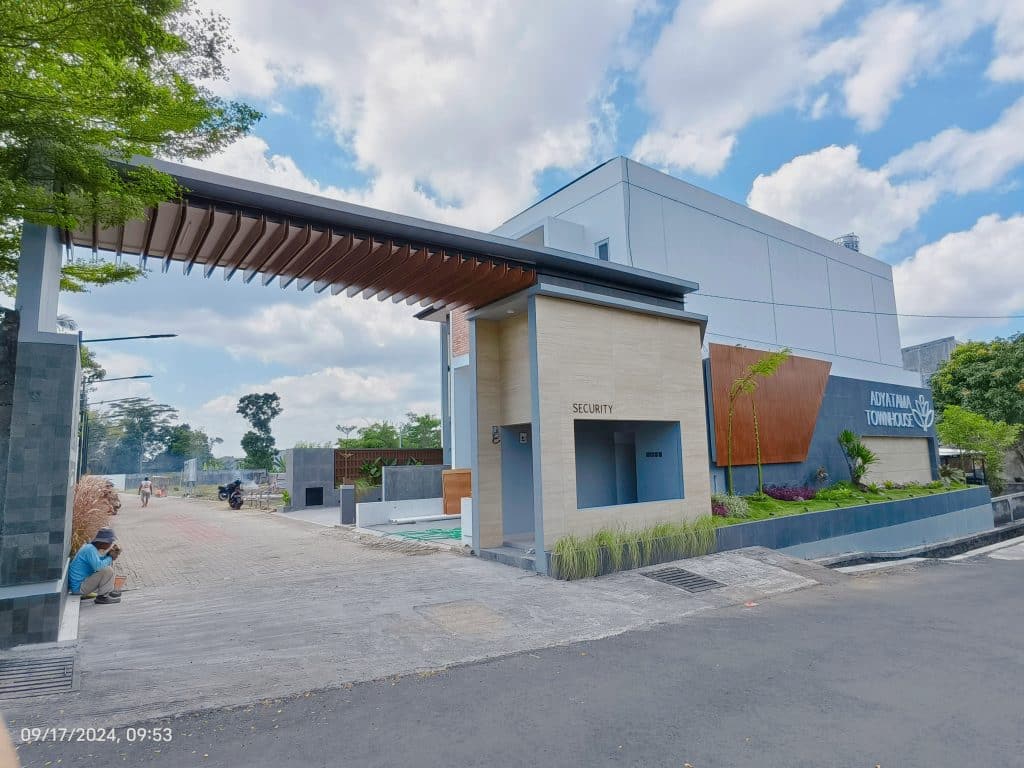 Rumah Mewah 3 Lantai di Sleman Jogja Utara. Jalan Palagan Kaliurang Km. 9