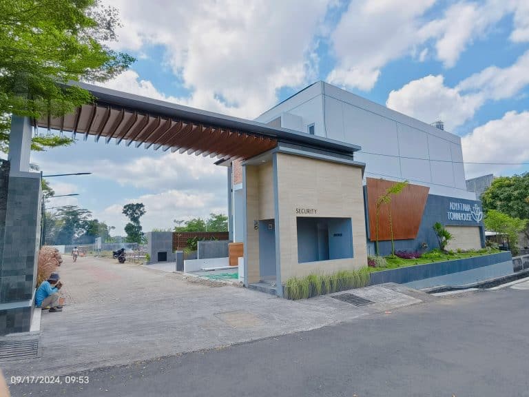 Rumah Mewah 3 Lantai di Sleman Jogja Utara. Jalan Palagan Kaliurang Km