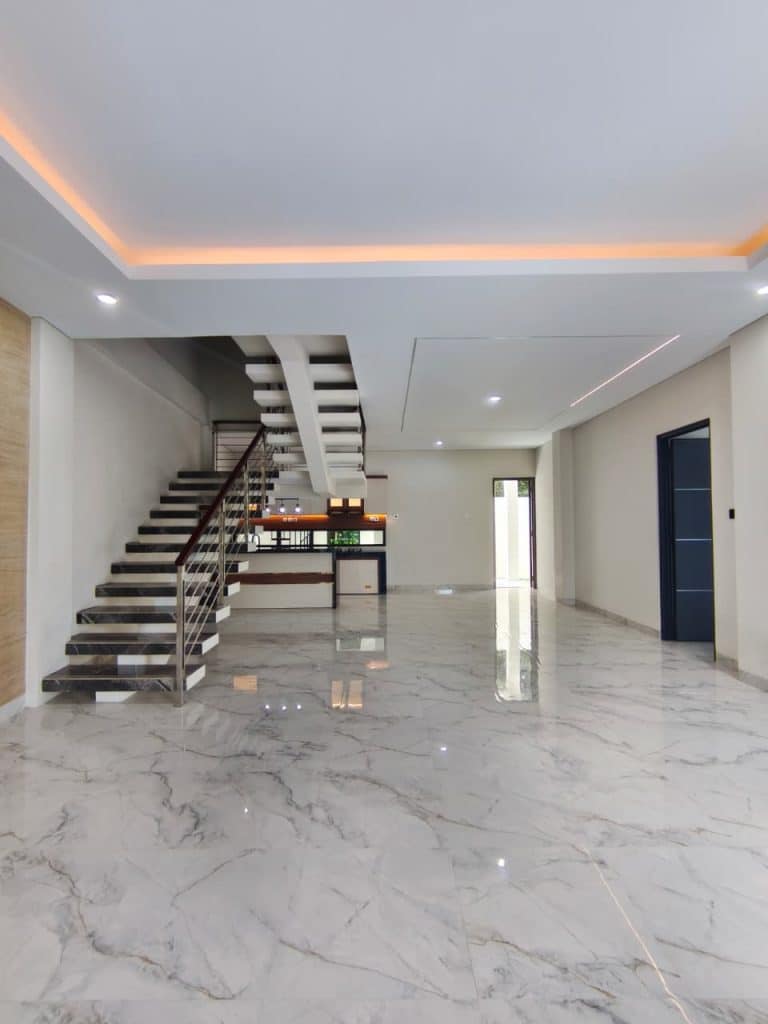 WhatsApp Image 2025-10-14 at 14.23.48 (1)