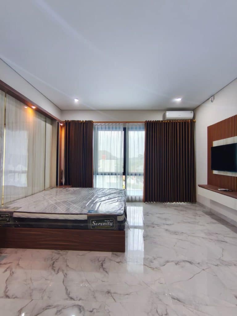 WhatsApp Image 2025-10-14 at 14.23.50 (1)