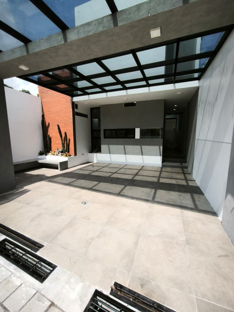 WhatsApp Image 2025-10-28 at 12.00.23 (1)