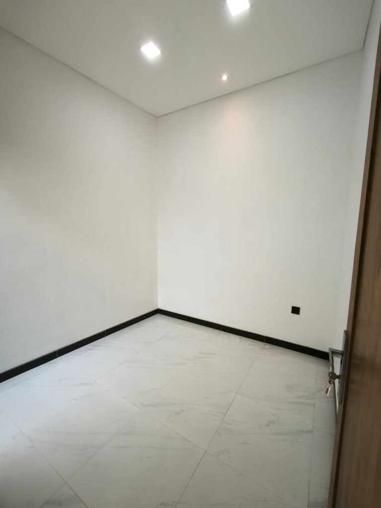 WhatsApp Image 2025-10-28 at 12.00.24 (1)